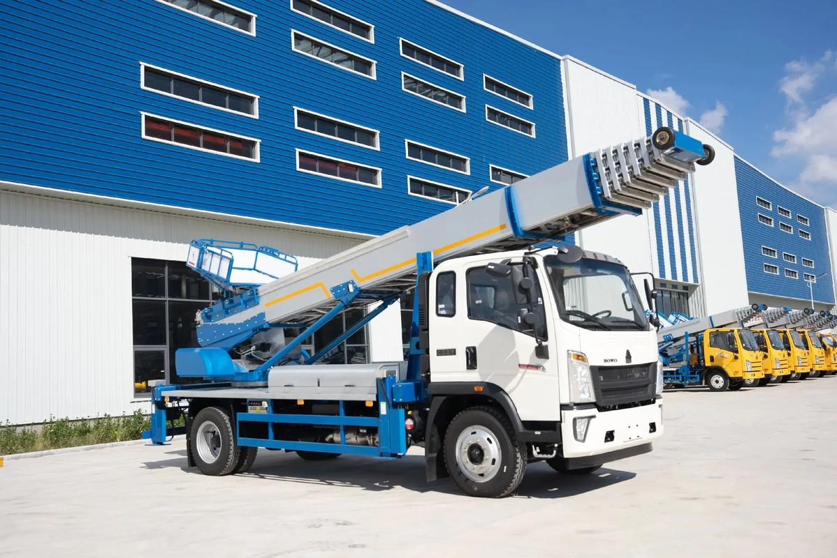 淄博出租云梯车高空作业车 建筑垃圾搬运